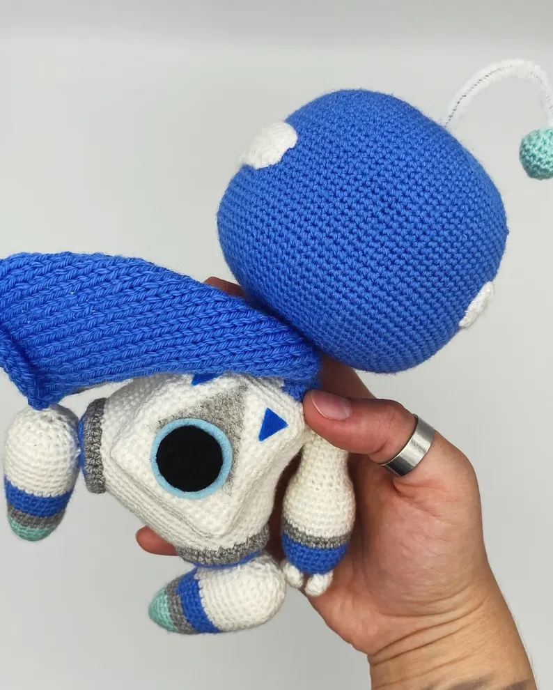 Crochet Astrobot Toy Pattern – Cute & Futuristic Friend.